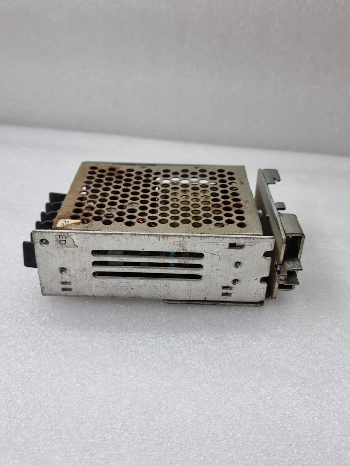 OMRON S8JX-05024CD POWER SUPPLY INPUT AC200-240V OUTPUT DC24V